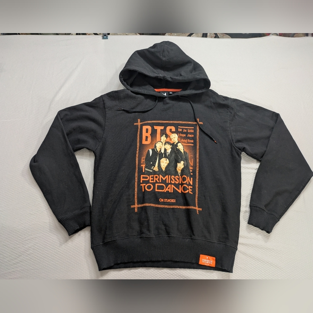 Official BTS Permission to Dance On Stage Tour 2022 - Black Hoodie Size Large
